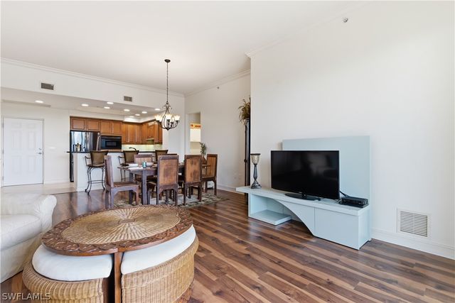 2748 Tiburon BLVD E C404, Naples, FL 34109