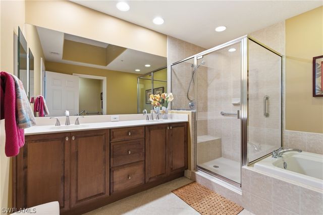 2748 Tiburon BLVD E C404, Naples, FL 34109