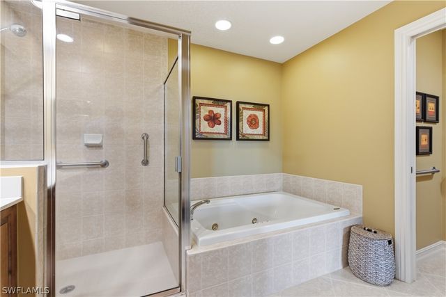 2748 Tiburon BLVD E C404, Naples, FL 34109