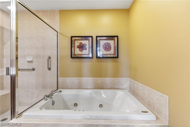 2748 Tiburon BLVD E C404, Naples, FL 34109