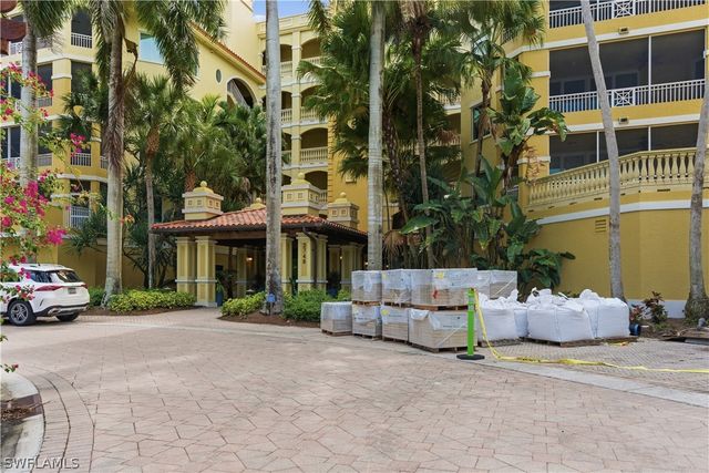2748 Tiburon BLVD E C404, Naples, FL 34109