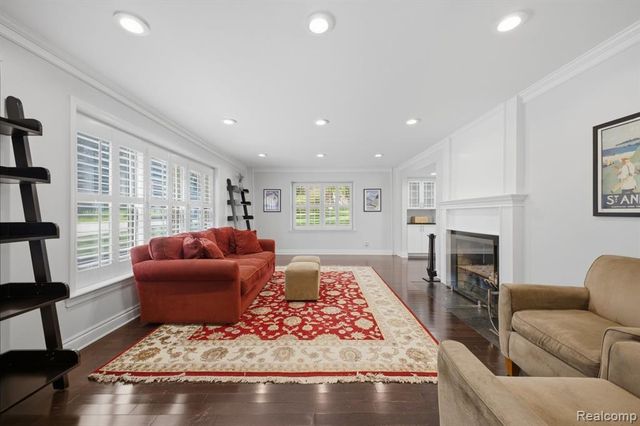 26296 Franklin Court, Franklin, MI 48025