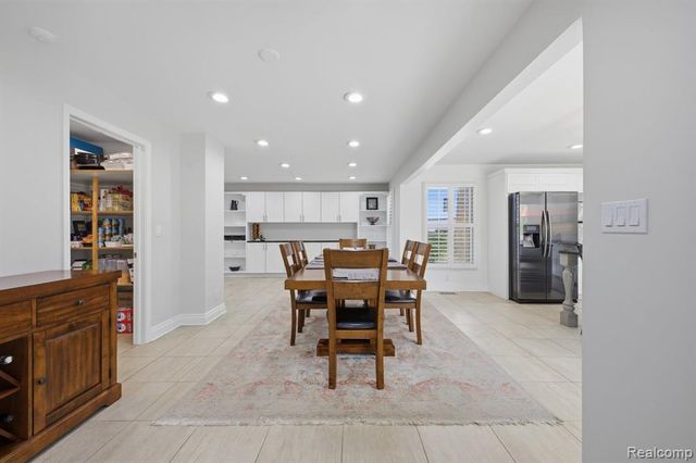 26296 Franklin Court, Franklin, MI 48025