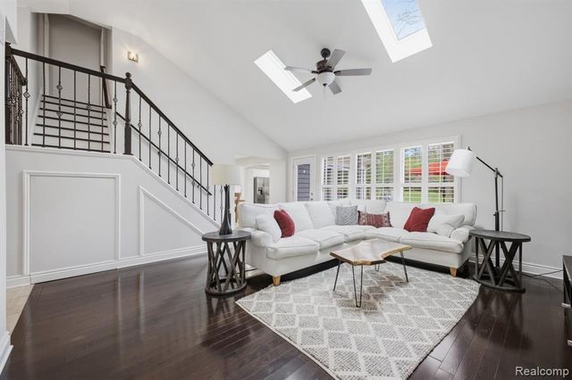 26296 Franklin Court, Franklin, MI 48025
