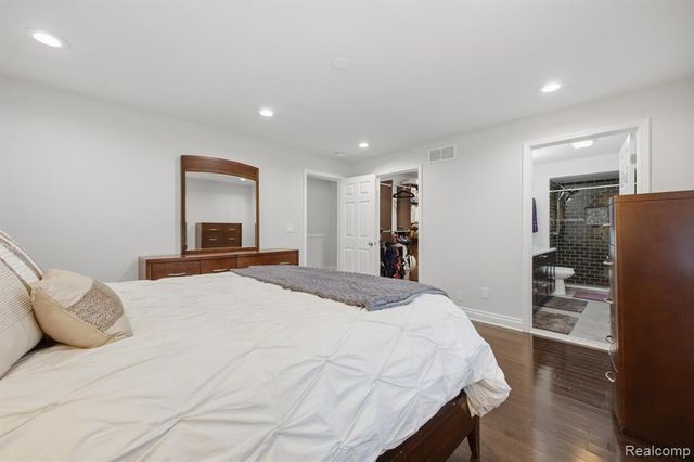 26296 Franklin Court, Franklin, MI 48025