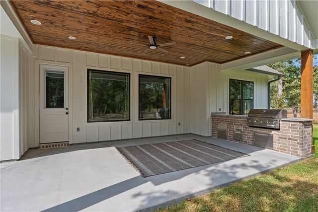 5529 Woodland Park Drive, College Station, TX 77845