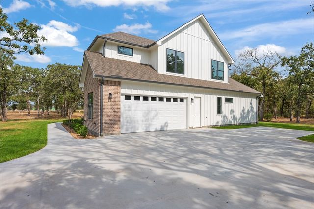 5529 Woodland Park Drive, College Station, TX 77845