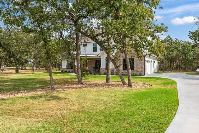 5529 Woodland Park Drive, College Station, TX 77845