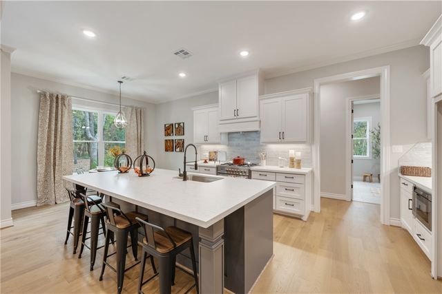 5529 Woodland Park Drive, College Station, TX 77845