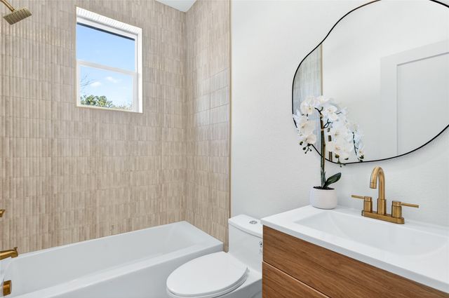 439 W 9th Street 3, Dallas, TX 75208