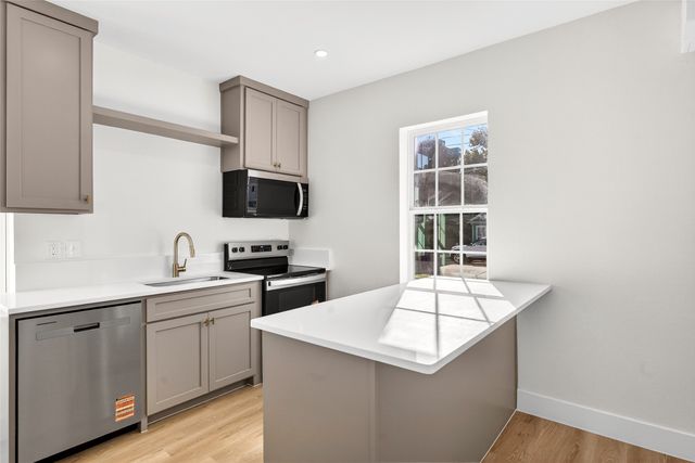 439 W 9th Street 3, Dallas, TX 75208