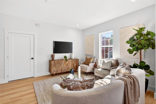 439 W 9th Street 3, Dallas, TX 75208