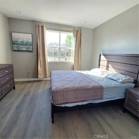 2218 Synergy, Irvine, CA 92614