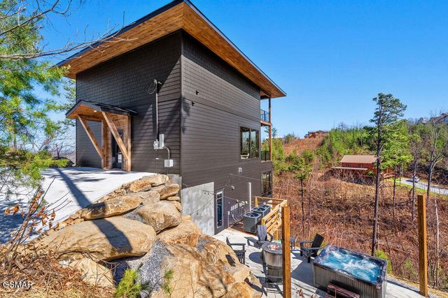 545 Edgewood Drive, Gatlinburg, TN 37738