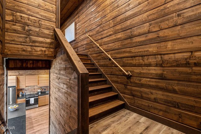 545 Edgewood Drive, Gatlinburg, TN 37738