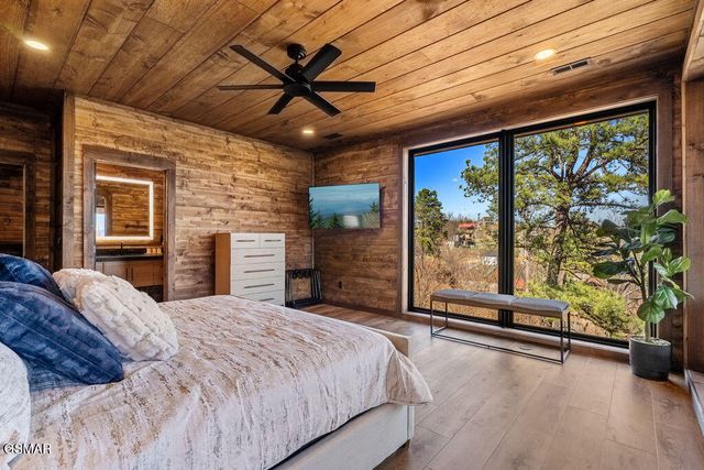 545 Edgewood Drive, Gatlinburg, TN 37738