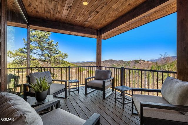 545 Edgewood Drive, Gatlinburg, TN 37738