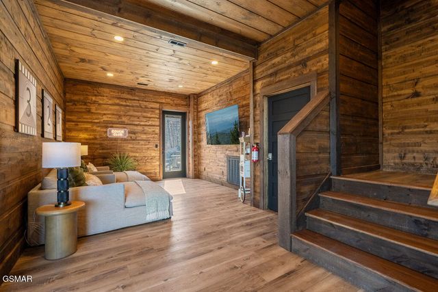 545 Edgewood Drive, Gatlinburg, TN 37738