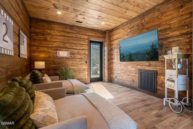 545 Edgewood Drive, Gatlinburg, TN 37738