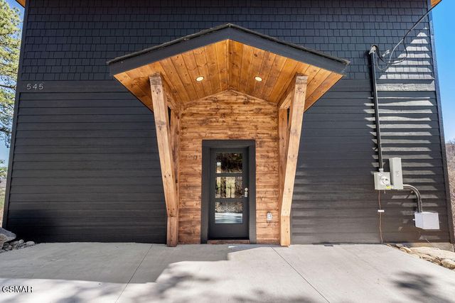 545 Edgewood Drive, Gatlinburg, TN 37738