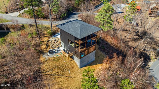 545 Edgewood Drive, Gatlinburg, TN 37738