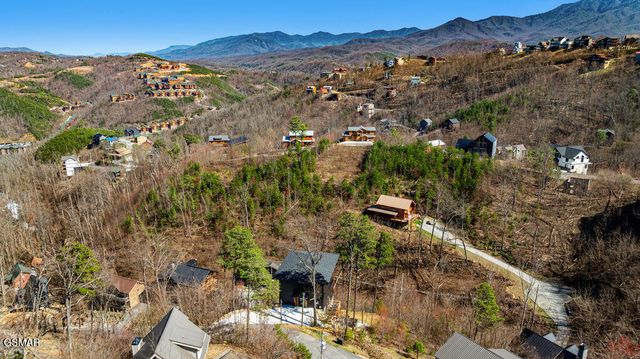 545 Edgewood Drive, Gatlinburg, TN 37738