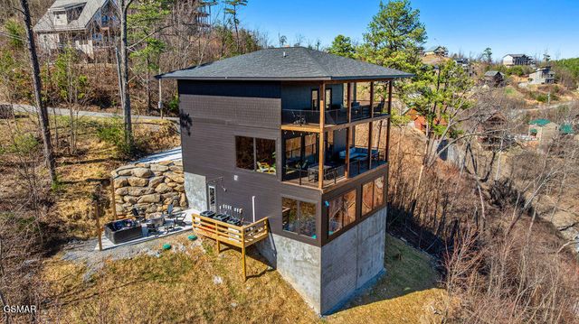 545 Edgewood Drive, Gatlinburg, TN 37738