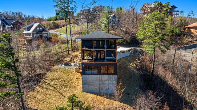 545 Edgewood Drive, Gatlinburg, TN 37738