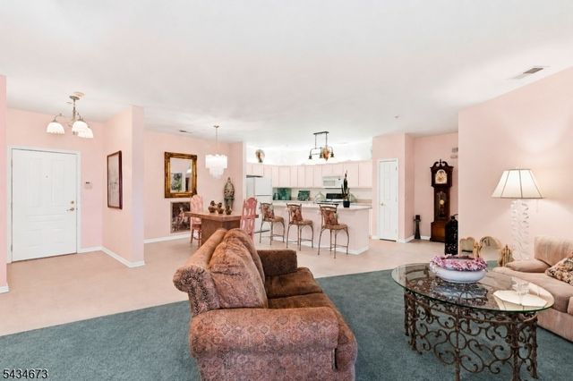 1328 Hamilton Dr, Rockaway Twp., NJ 07866