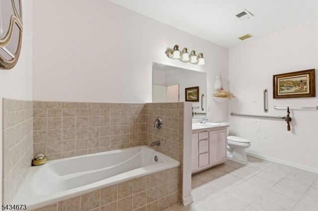 1328 Hamilton Dr, Rockaway Twp., NJ 07866