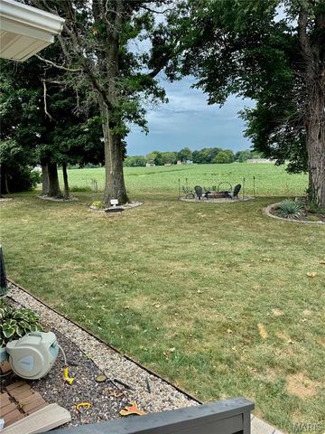 1201 Joshu Court, Greenville, IL 62246