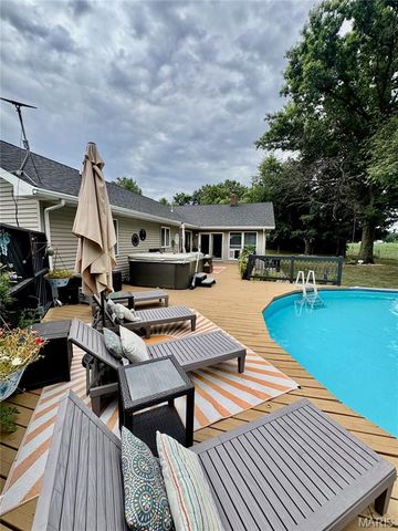 1201 Joshu Court, Greenville, IL 62246