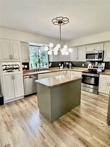 1201 Joshu Court, Greenville, IL 62246