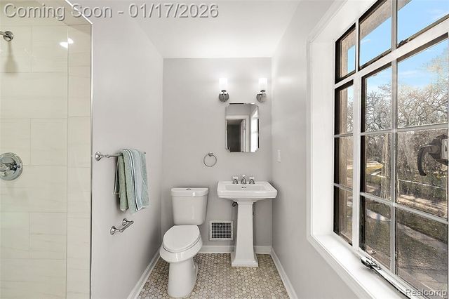 15716 Rosemont Avenue, Detroit, MI 48223