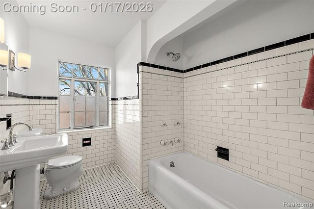 15716 Rosemont Avenue, Detroit, MI 48223