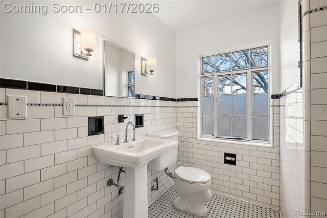 15716 Rosemont Avenue, Detroit, MI 48223