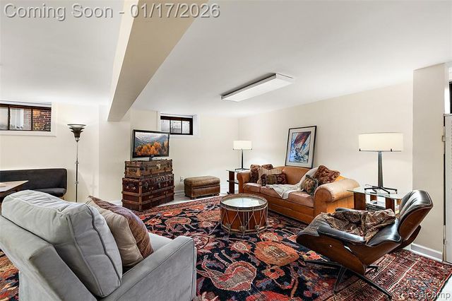 15716 Rosemont Avenue, Detroit, MI 48223