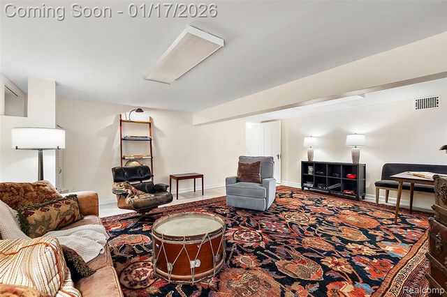 15716 Rosemont Avenue, Detroit, MI 48223