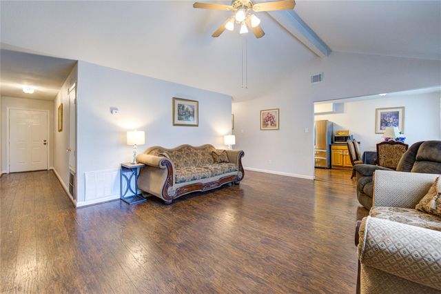 1403 Packsaddle Lane, Baytown, TX 77521