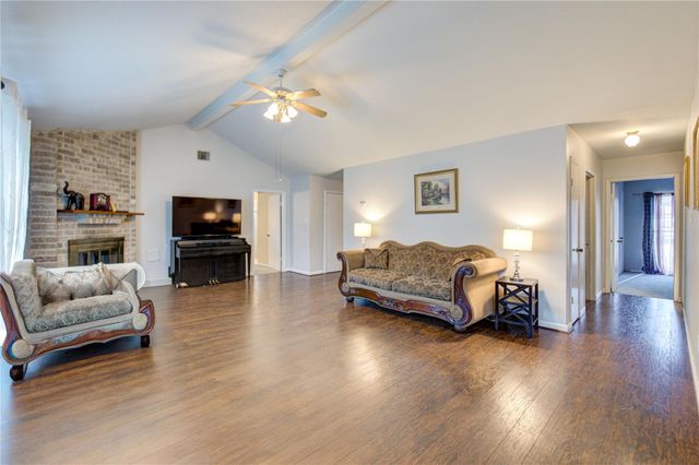 1403 Packsaddle Lane, Baytown, TX 77521