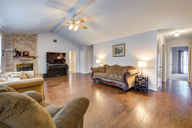 1403 Packsaddle Lane, Baytown, TX 77521