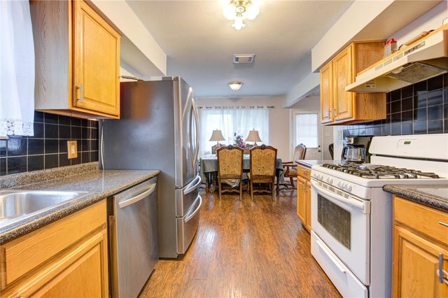 1403 Packsaddle Lane, Baytown, TX 77521