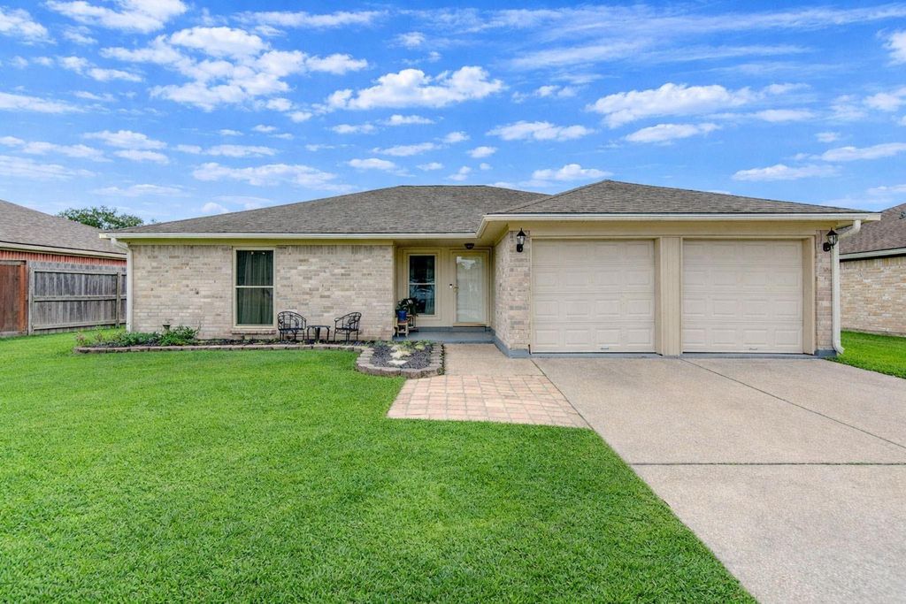 1403 Packsaddle Lane, Baytown, TX 77521