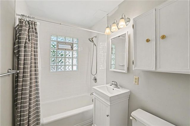 6720 Floyd Street, Overland Park, KS 66204