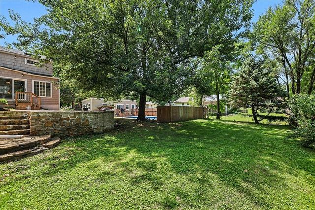 6720 Floyd Street, Overland Park, KS 66204