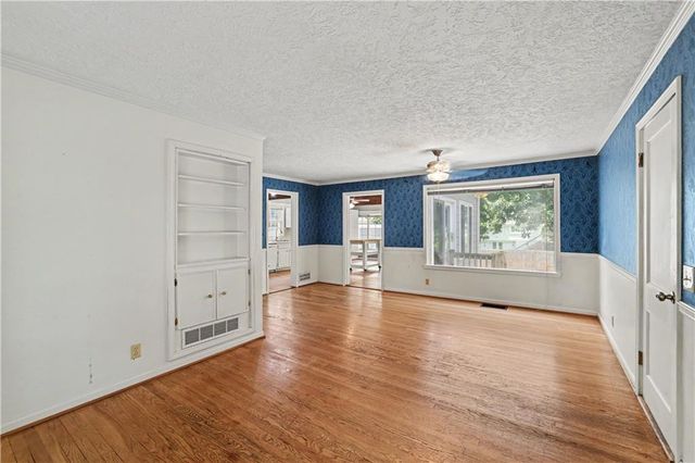 6720 Floyd Street, Overland Park, KS 66204