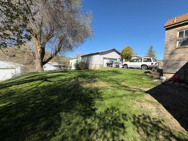 1740 Riverside Drive, Klamath Falls, OR 97601