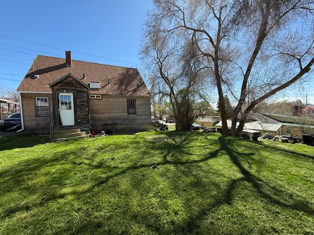 1740 Riverside Drive, Klamath Falls, OR 97601