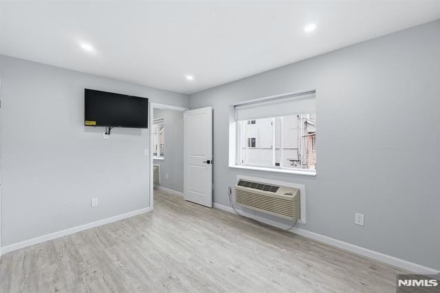 9 Vreeland Street 2F, Hackensack, NJ 07601