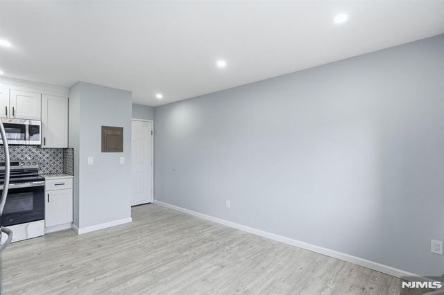 9 Vreeland Street 2F, Hackensack, NJ 07601